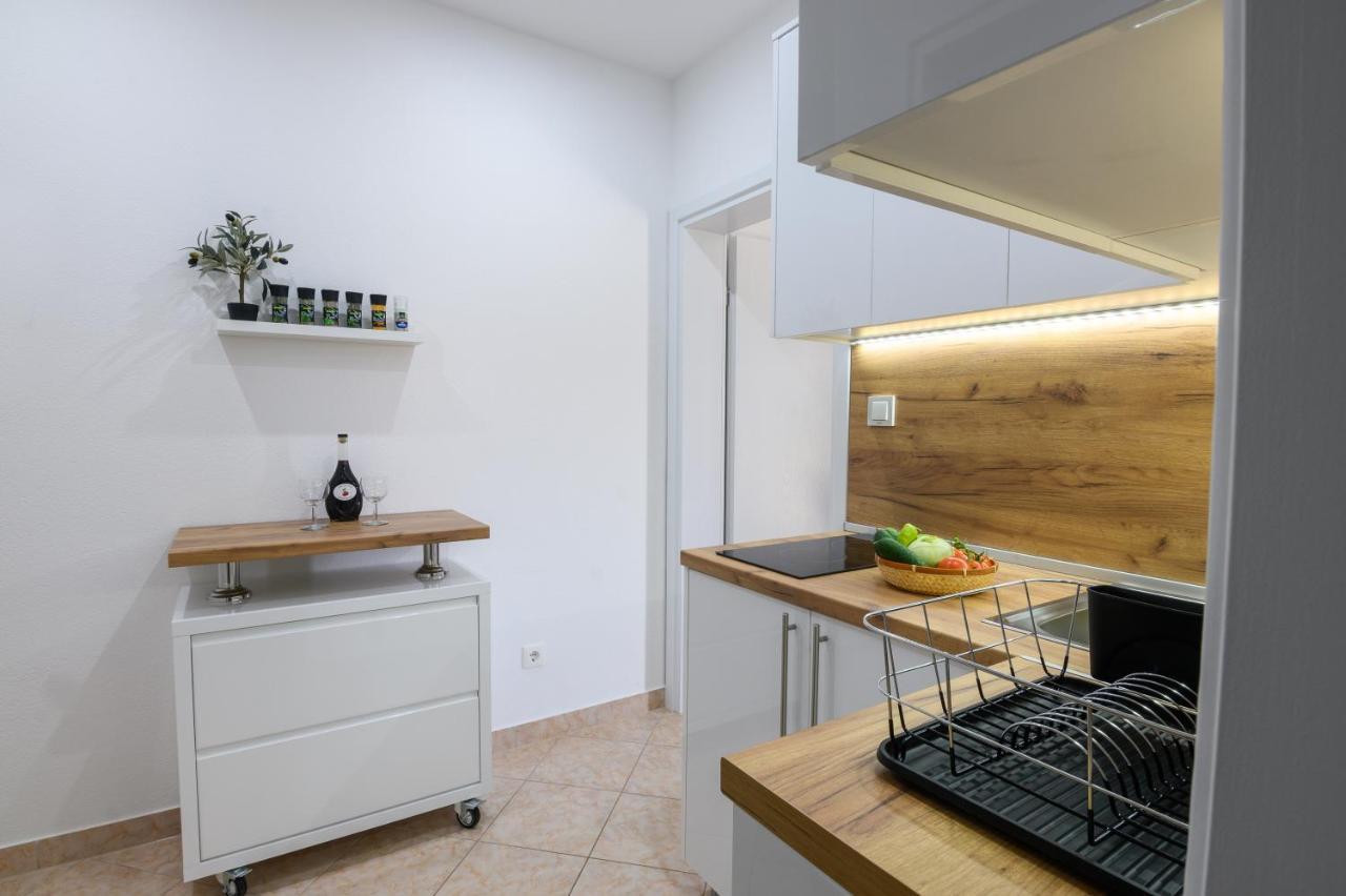 Apartments Blatancic Водице Екстер'єр фото