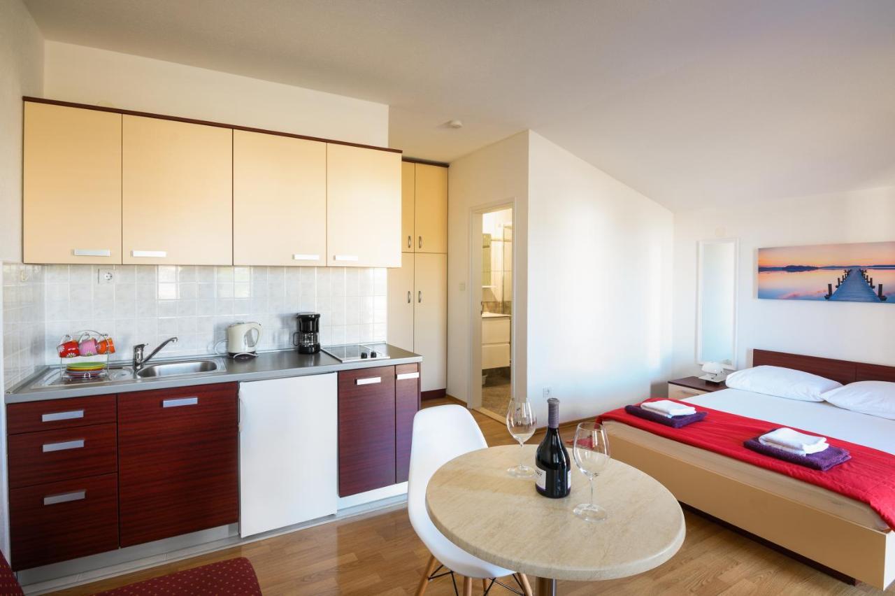 Apartments Blatancic Водице Екстер'єр фото