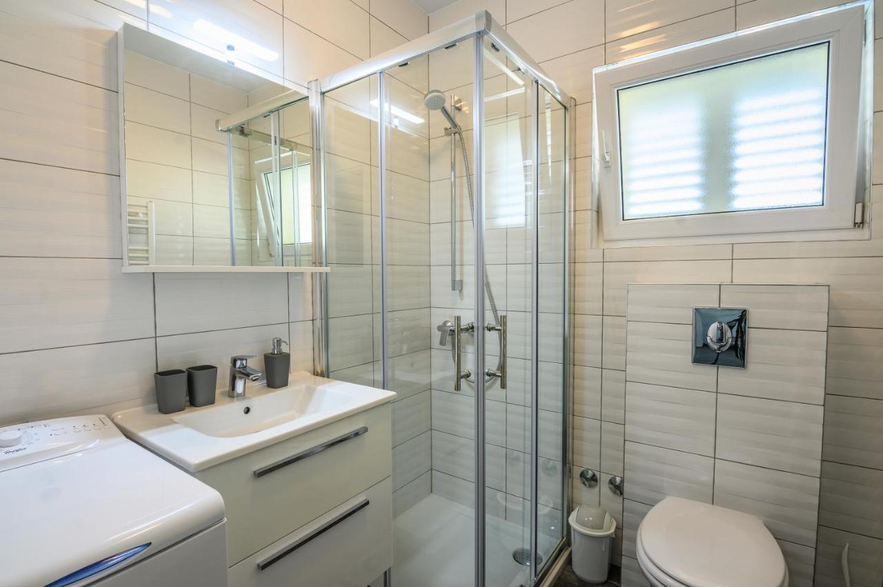 Apartments Blatancic Водице Екстер'єр фото