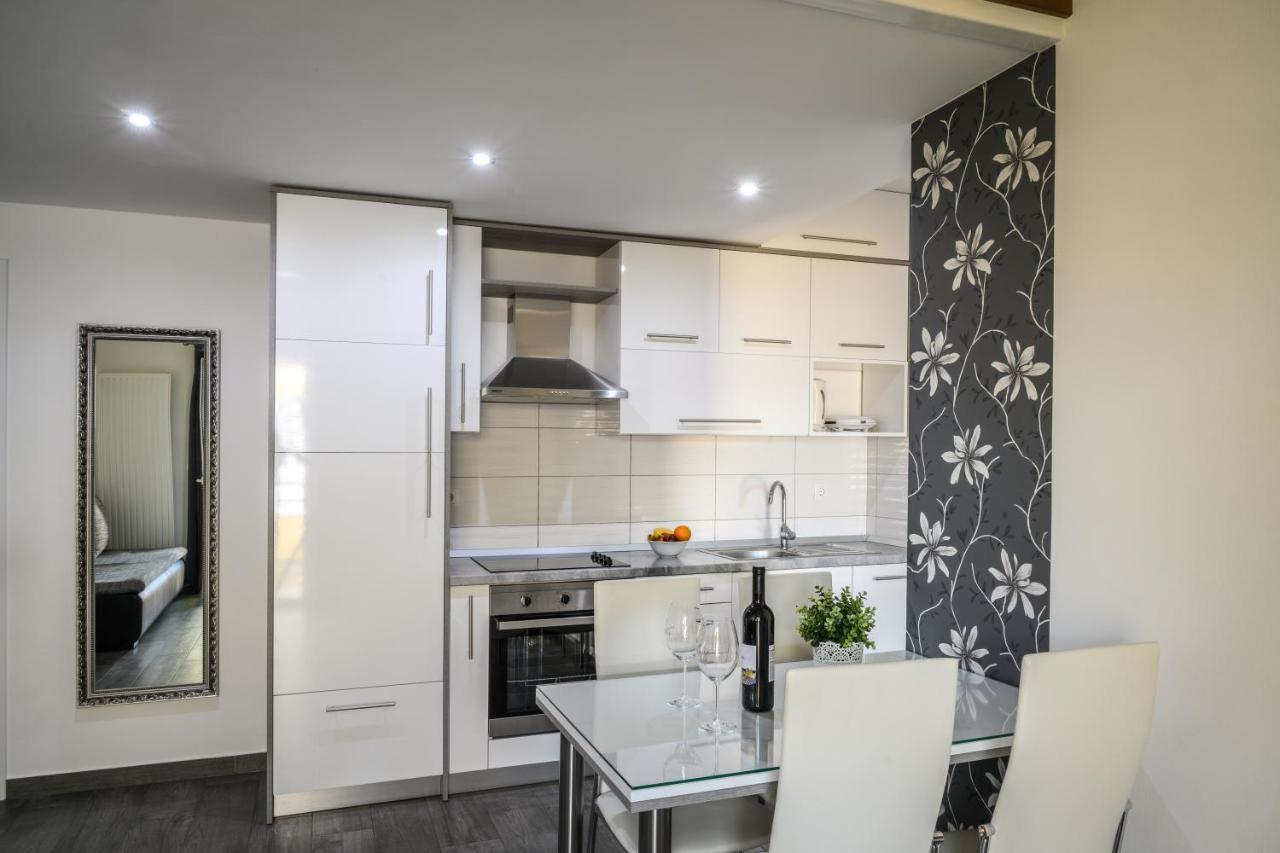 Apartments Blatancic Водице Екстер'єр фото