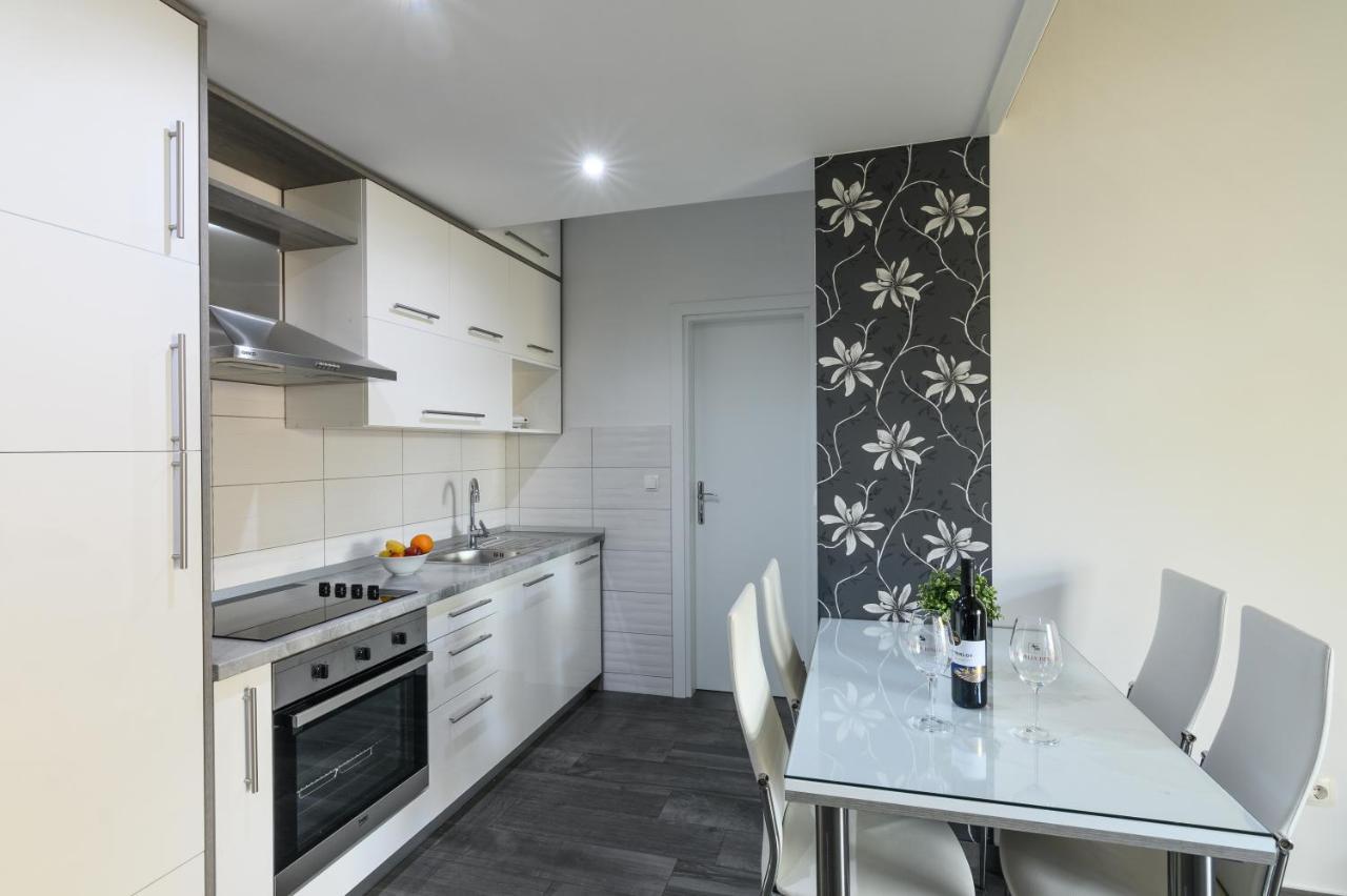 Apartments Blatancic Водице Екстер'єр фото